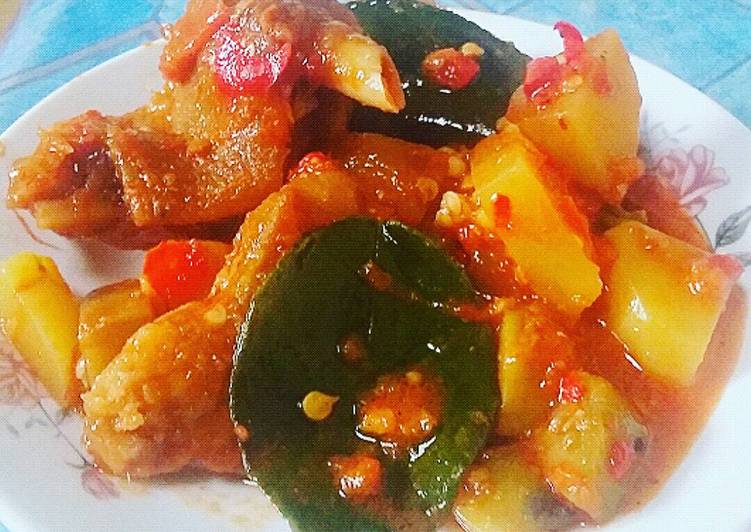 cara membuat Sambel kentang, terong, dan ayam