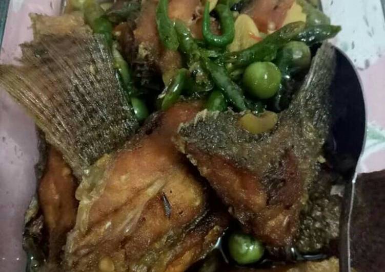 Resep Tumis ikan nila ala2 oleh meylen Cookpad