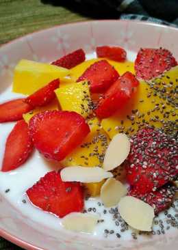 Salad buah dengan chia seed