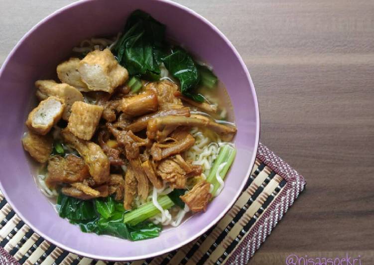 resep lengkap untuk Mie ayam jamur tiram