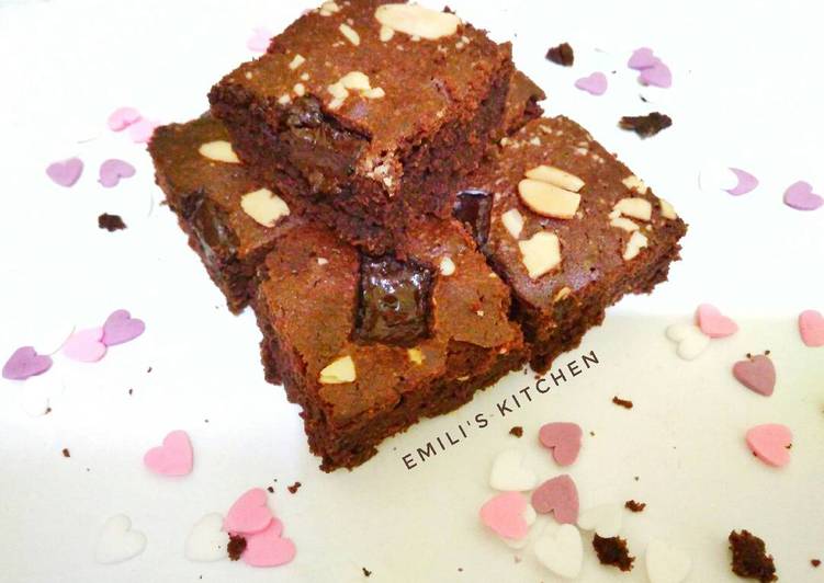  Resep  Chewy  Brownies  Coklat Almond oleh Emili s Kitchen 