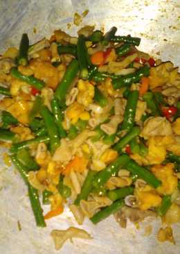 Oseng mercon usus kacang panjang