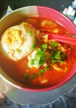Indomie ramen kuah pedas