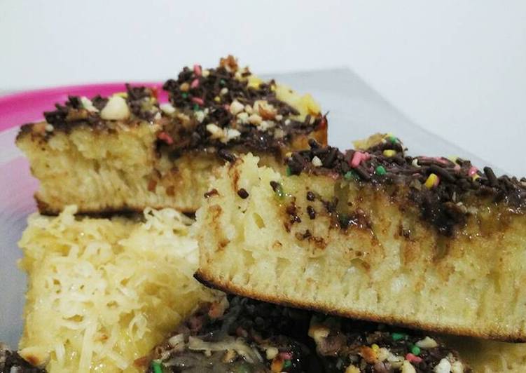 Resep Martabak manis teflon irit bahan