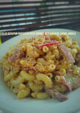 Seblak makaroni kerupuk with smoked beef