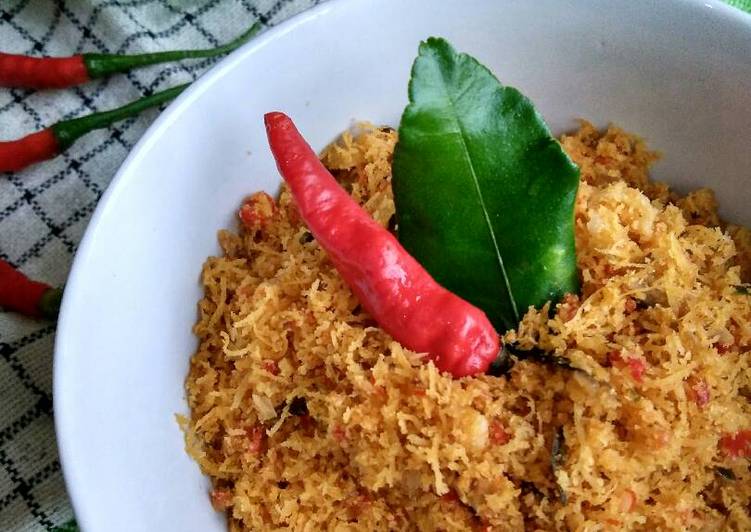 bahan dan cara membuat Sambel Klopo (bumbu kelapa urap sangrai)