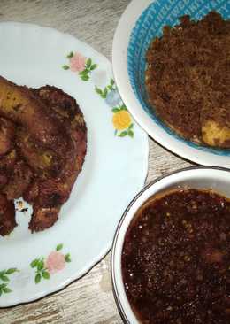 Ayam goreng kelapa plus sambel mercon