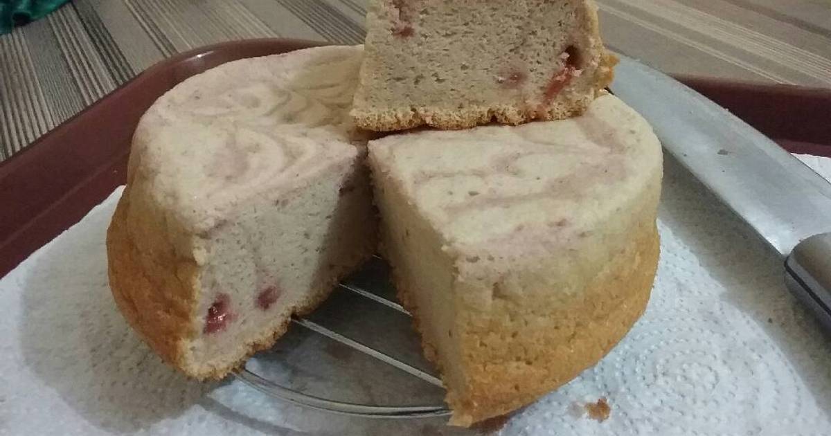 Resep Rice cooker strawberry cake, lembut dan moist banget! Resep Rice cooker strawberry cake, lembut dan moist banget!