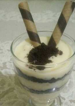 Oreo cheese cake in jar