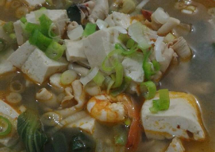 resep lengkap untuk Tom Yam Seafood