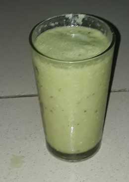 Green smoothie yoghurt