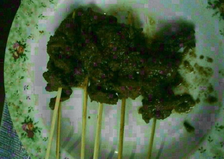 bahan dan cara membuat Sate daging sapi tanpa panggang