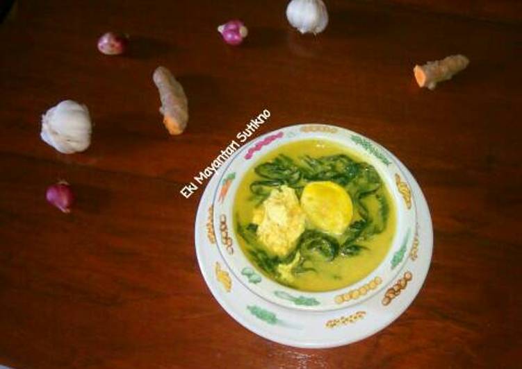 resep lengkap untuk Sayur Santan Daun Singkong dan Telur