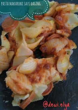 Pasta makaroni saus daging