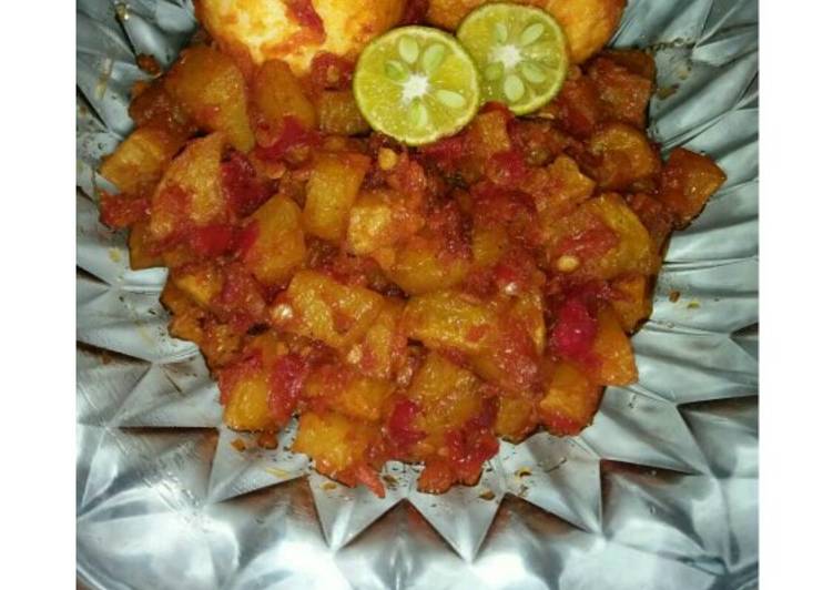 Kentang telur balado