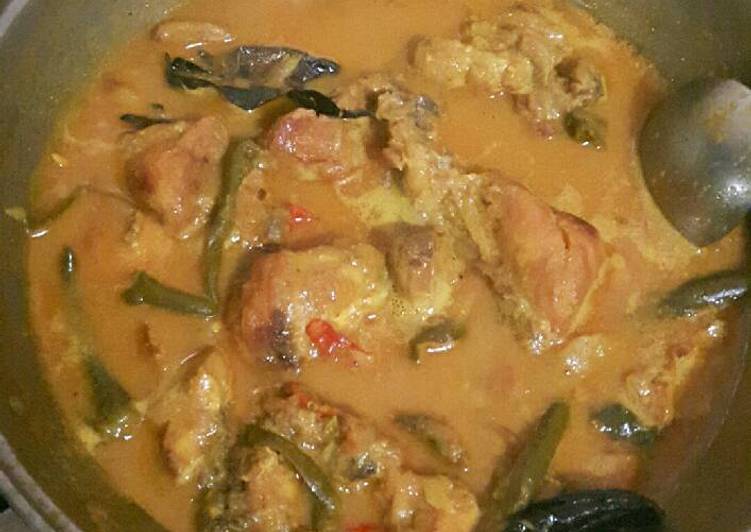 resep lengkap untuk Ayam acar kuning