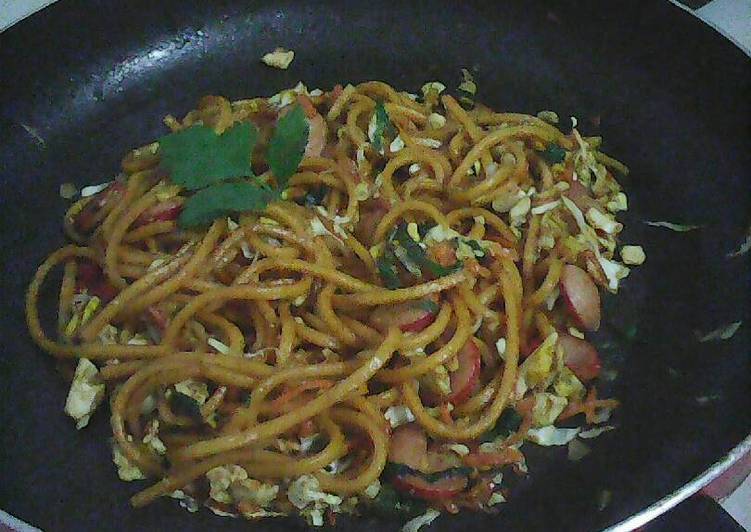 bahan dan cara membuat Mie goreng