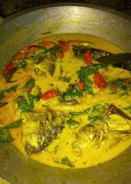 Ikan mas bumbu kuning