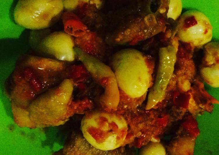Ayam &Telur Puyuh bumbu Bali Pedas
