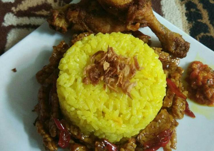 Resep Nasi kuning magic com