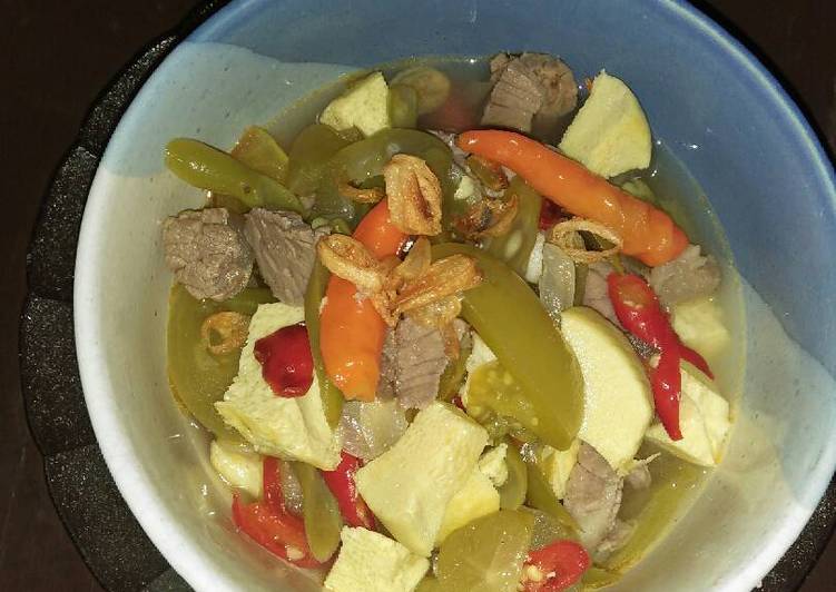 bahan dan cara membuat Sayur Asam daging with blimbing sayur