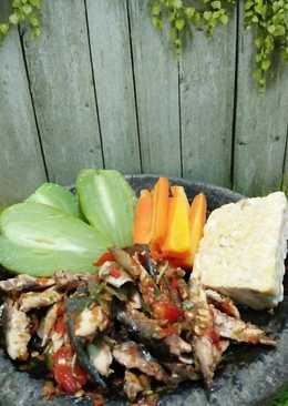 Ikan kue pindang sambel korek