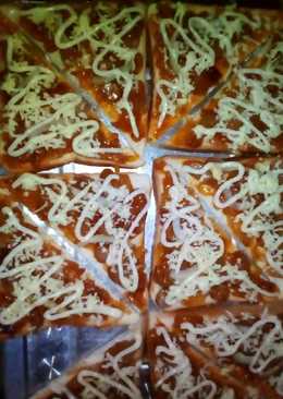 Pizza roti tawar simple tetep enakðŸ•ðŸ•ðŸ•