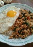 Pad Kra Pao Gai (Tumis Ayam Kemangi)