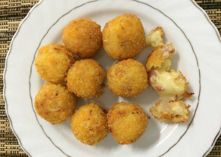 resep makanan Mozzarella Smoke Beef Potato Balls with Broccoli and Carot