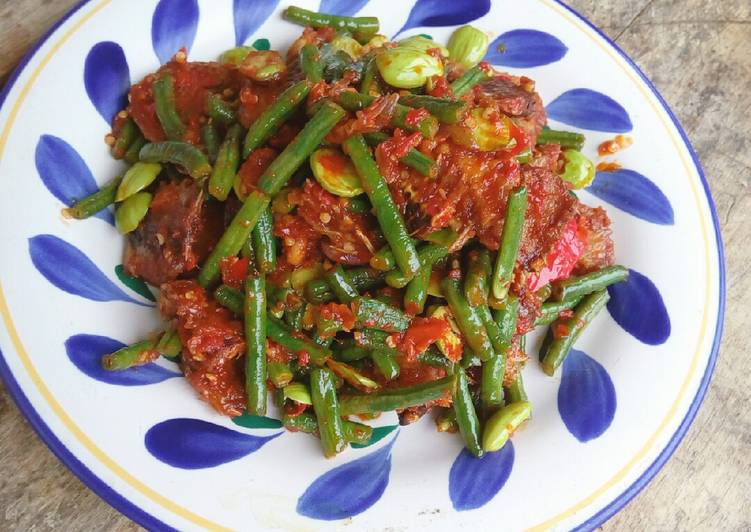 Tulang jambal sambal pete