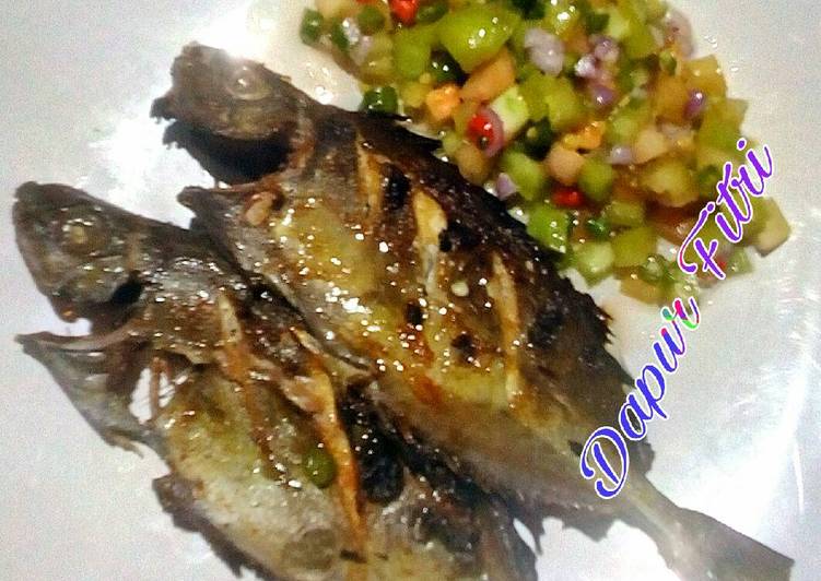 bahan dan cara membuat Ikan Baronang Bakar Sambal Dabu -dabu hijau