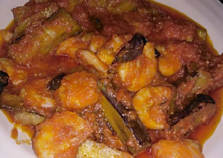 bahan dan cara membuat Balado udang + terong ungu