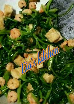 Tumis kangkung tahu udang