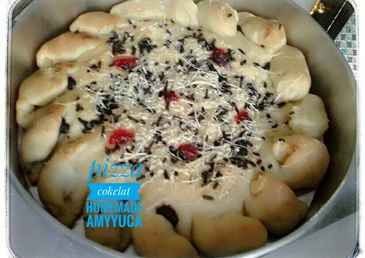 gambar untuk cara membuat Pizza cokelat homemade