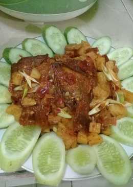 Ikan Nila Merah Balado Kentang