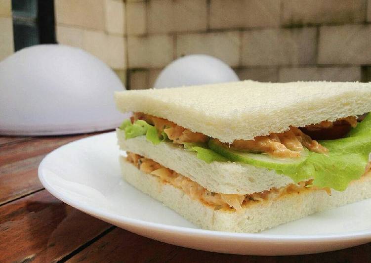 gambar untuk cara membuat Hot Chicken Mayo Sandwich ???