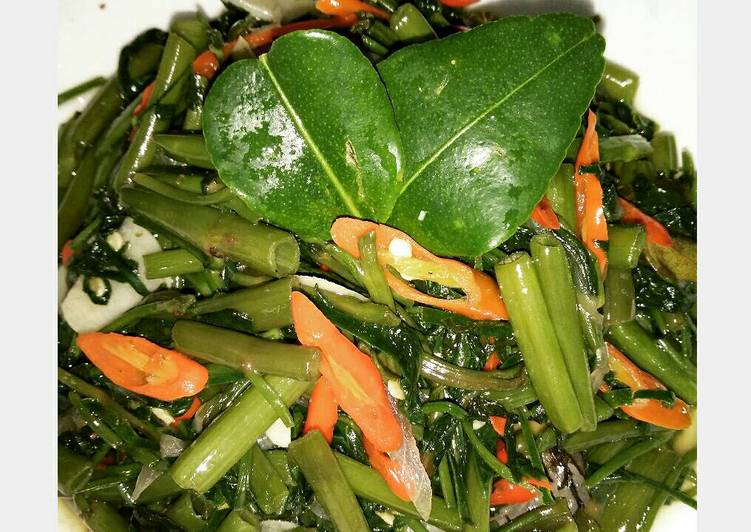 gambar untuk cara membuat Tumis Kangkung belacan daun jeruk ala mrs. manan