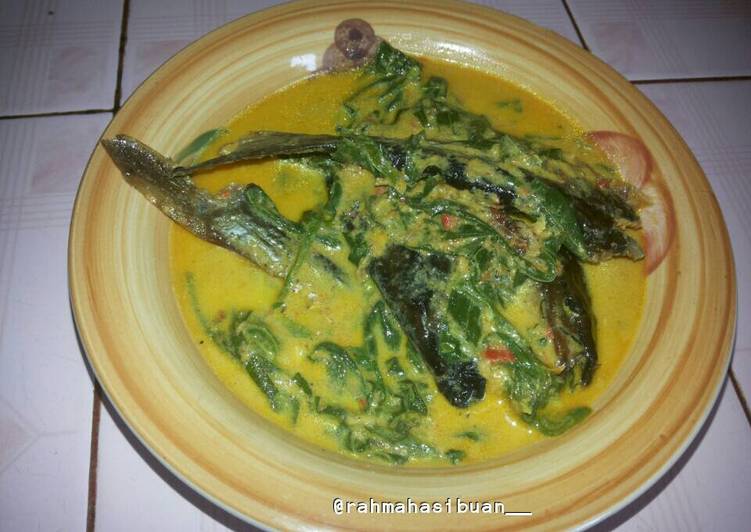 resep masakan Gulai ikan salai patin mix daun ubi (khas melayu Riau)