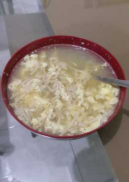 Sup telur jamur enoki (egg drop soup with enoki mushroom)