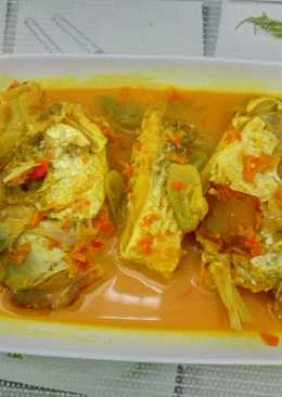 Ikan masak kuning asam pedas