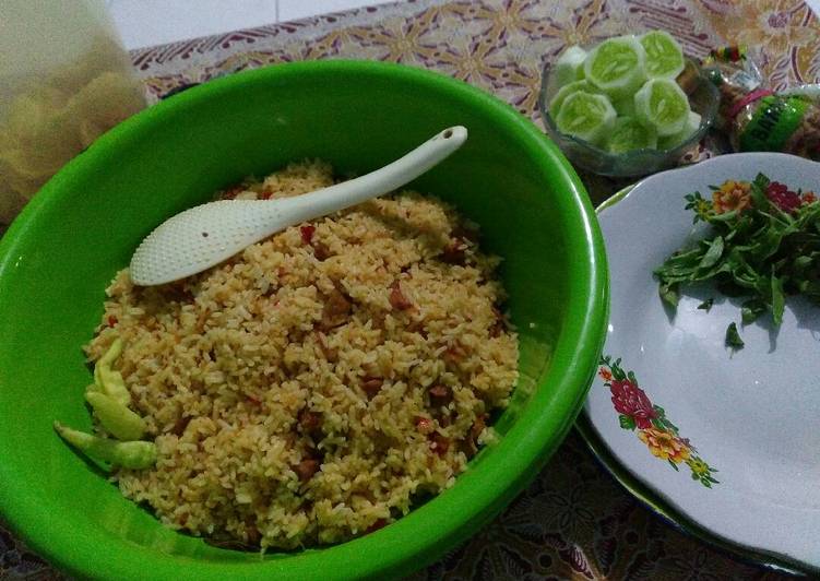 resep lengkap untuk Nasi goreng rumahan