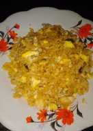 Nasi goreng orak-arik telur dan jamur merang cincang