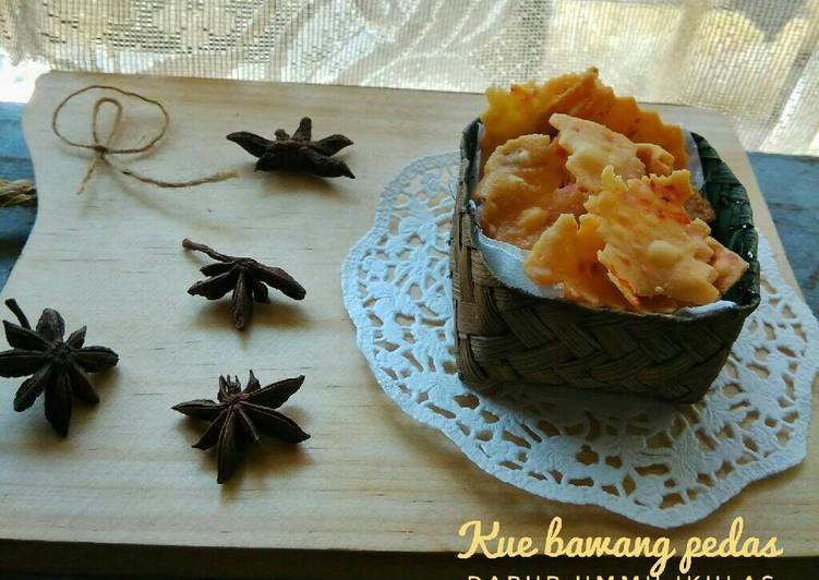 resep lengkap untuk Kue bawang pedas