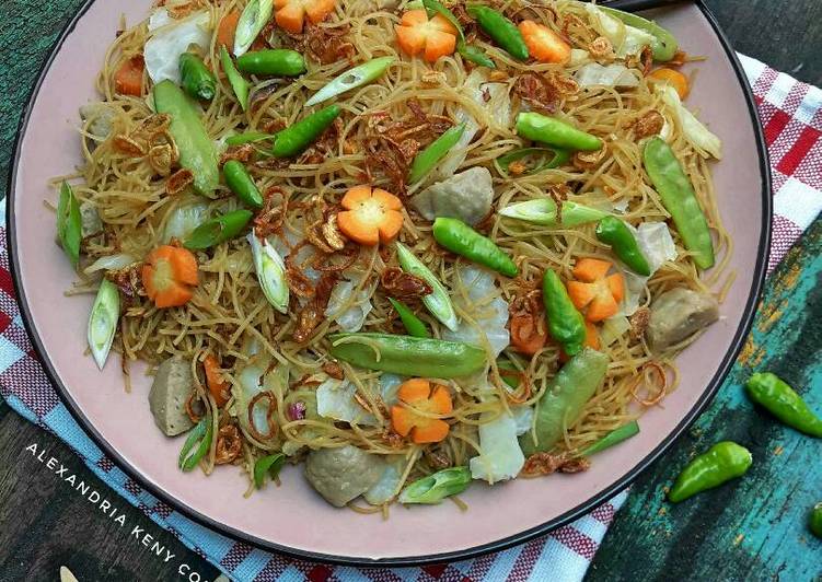 resep Bihun Beras Goreng Sayuran & Bakso