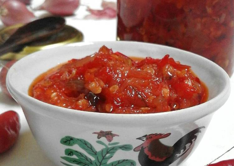 resep lengkap untuk Sambel Bawang ala Bu Rudy