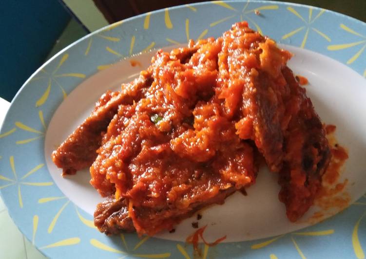 bahan dan cara membuat Sambel tongkol balado