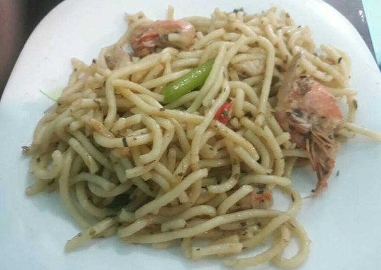 gambar untuk resep makanan Fettucine aglio oleo