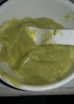 Puree Avocado (Perkenalan buah +6mt)