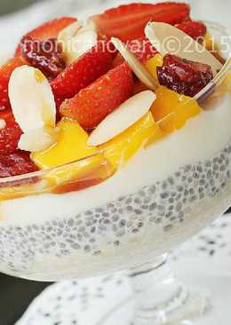 Mango-berry Chia Pudding