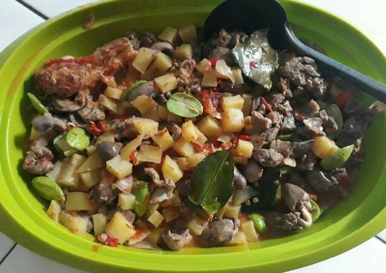 resep lengkap untuk Sambel kentang ati pete bersantan